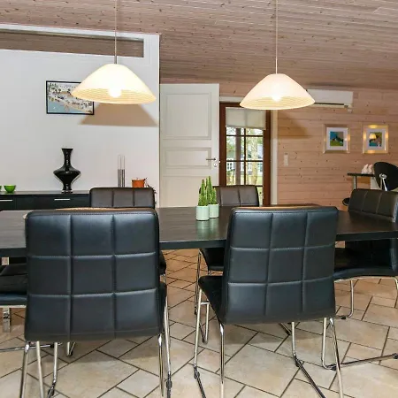 6 Person Holiday In Bl Vand בית נופש