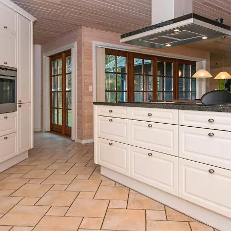 6 Person Holiday In Bl Vand בית נופש
