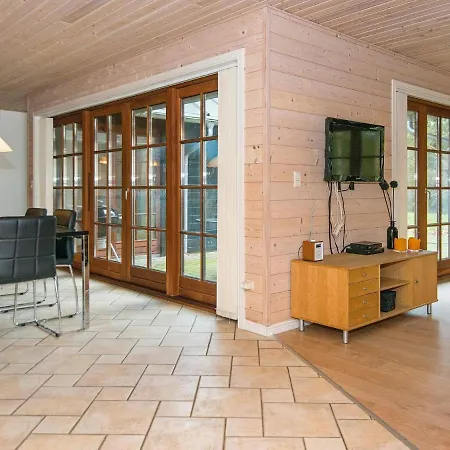 6 Person Holiday In Bl Vand בית נופש